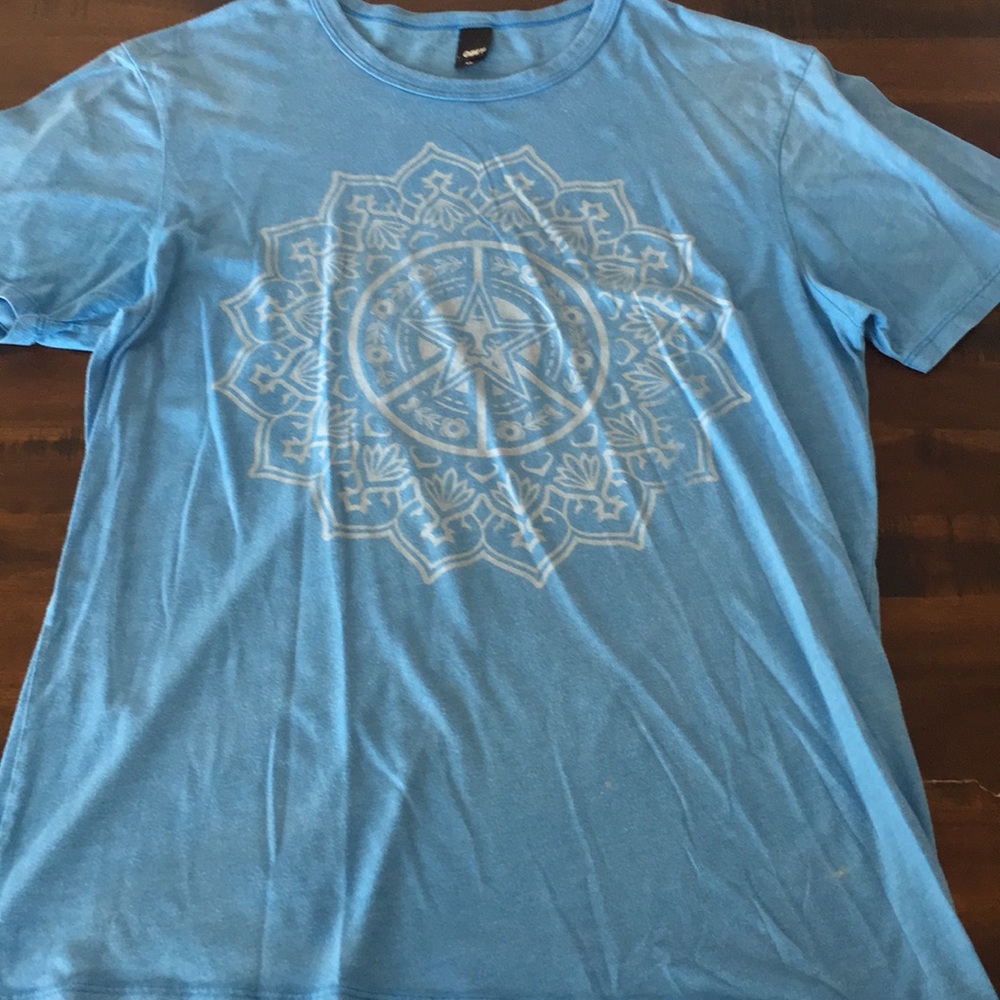 Men’s XL Obey Tee